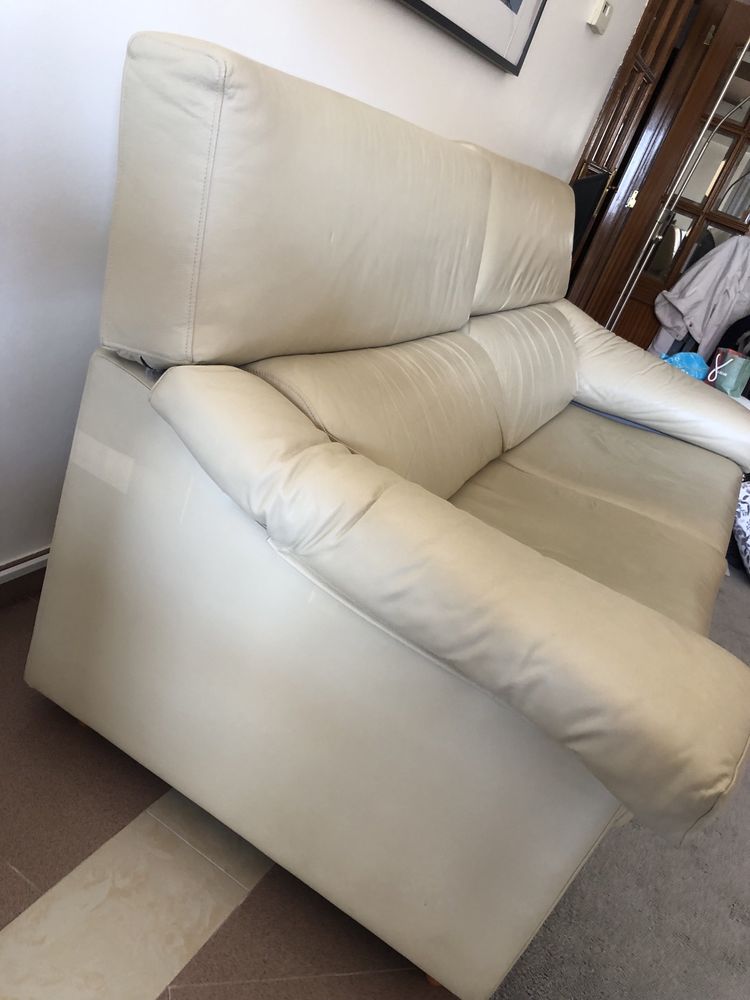 Sofa 2 lugares bege pele genuina