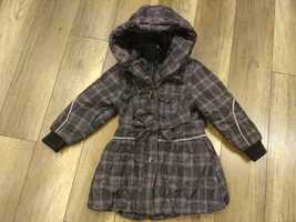 Ciepła i modna kurtka zimowa dla córci w roz. 110