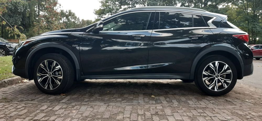 Infiniti QX30