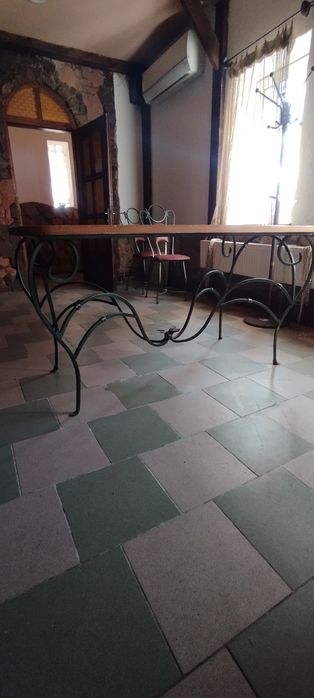 Продається набір кованих меблів стіл та крісла