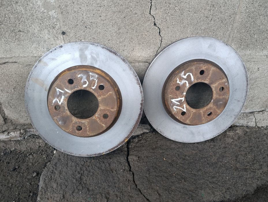 Передние тормозные диски Нисан жук 2012