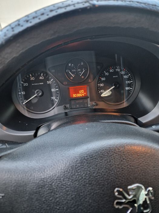 pegueot partner 2009r dobry stan po wymianie rozrządu