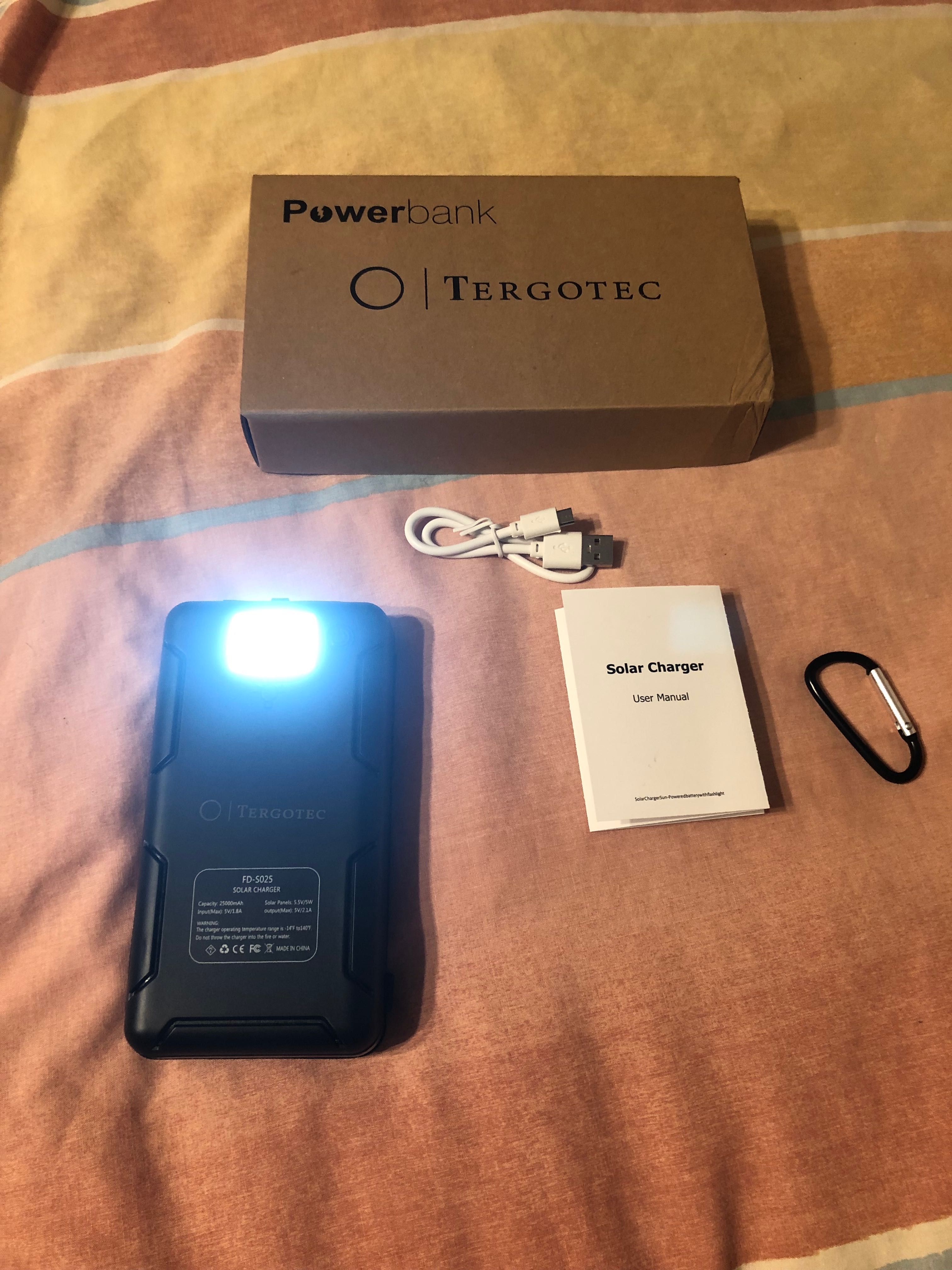 Power bank solarny