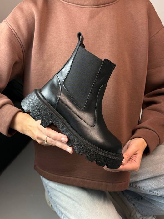 Жіночі зимові чорні челсі натуральна шкіра