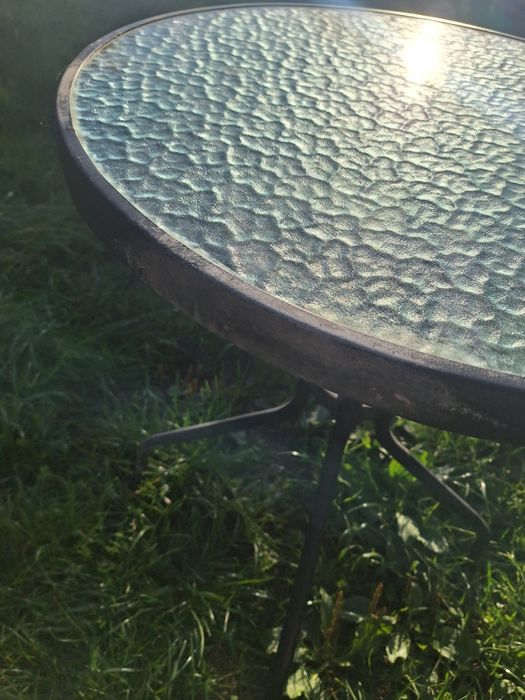 Stolik tarasowy ogrodowy blat szklany.