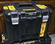 Caixa Dewalt em otimo estado.