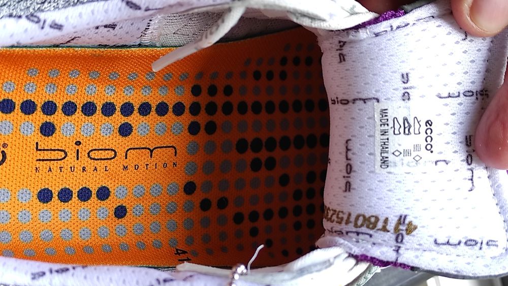 Яркие женские кроссовки Ecco Biom Trainer