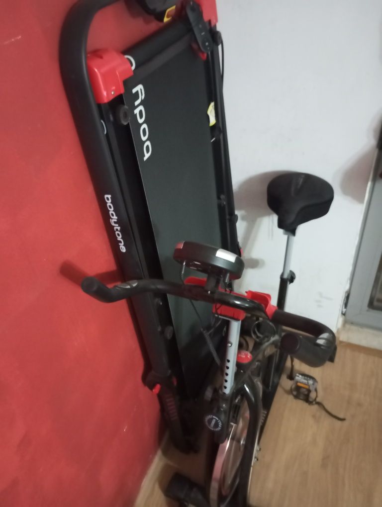 Passadeira e bicicleta semi novos