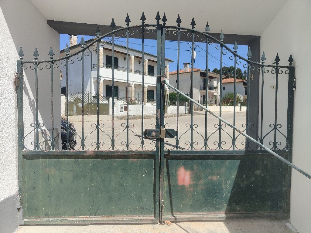 Vende se portão de entrada