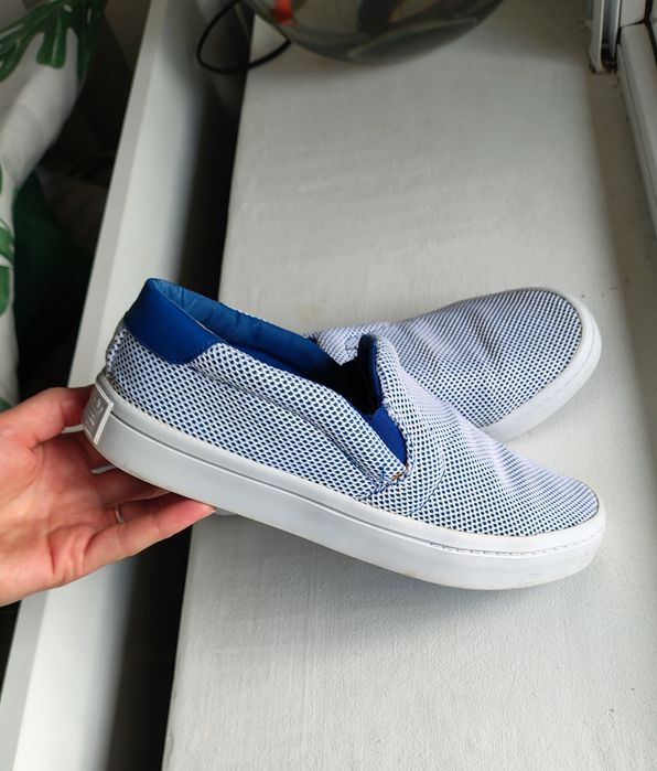 Buty sportowe adidas slip-on czółenka kortowe niebieskie białe
