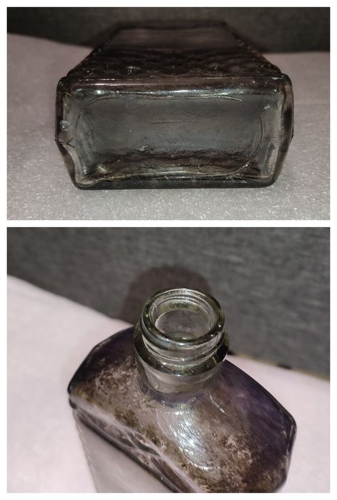 Бутылки старые 2шт - 225грн.