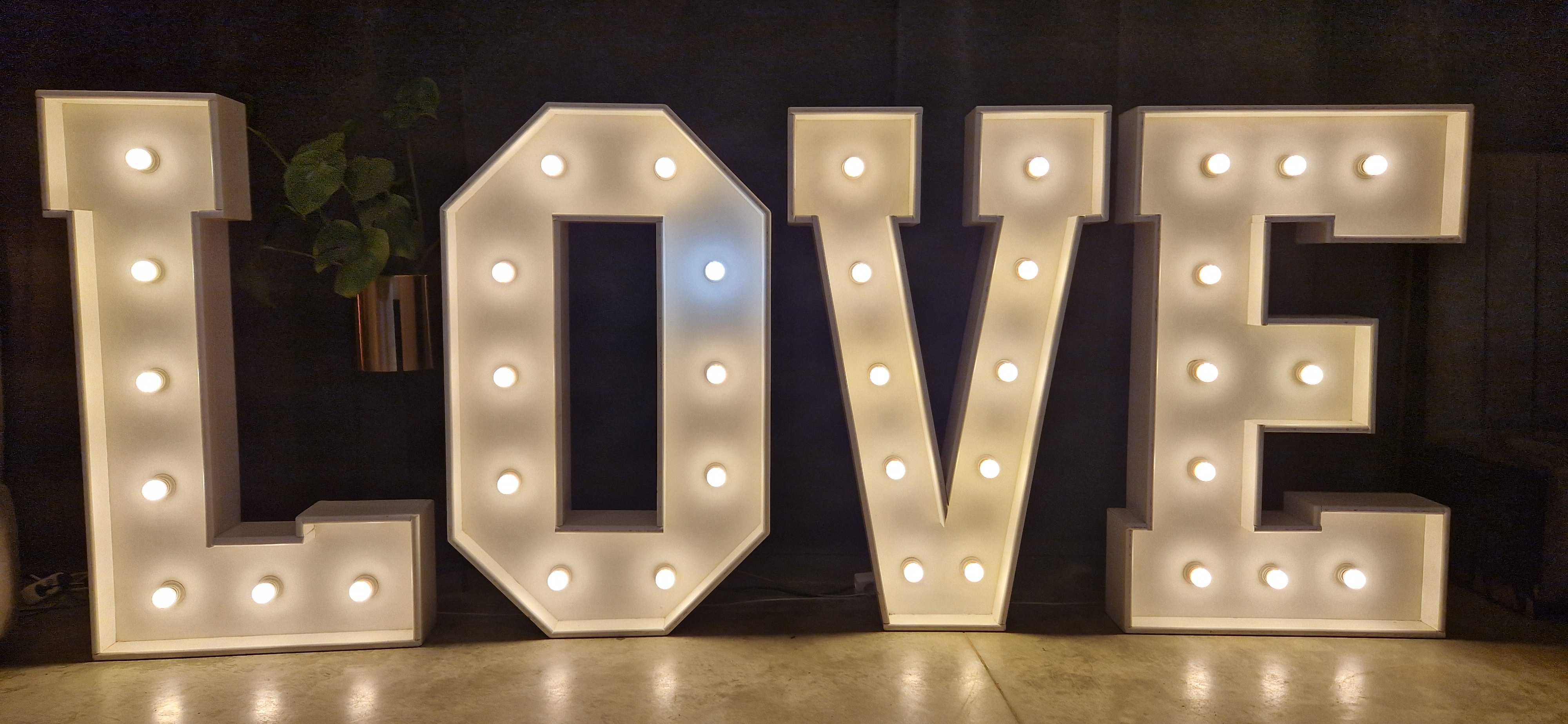 Na wynajem duży napis LOVE, 118cm, Klasyczny