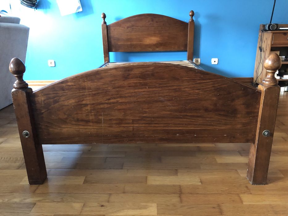 Cama de pinho 190x95cm (estrado incluído)