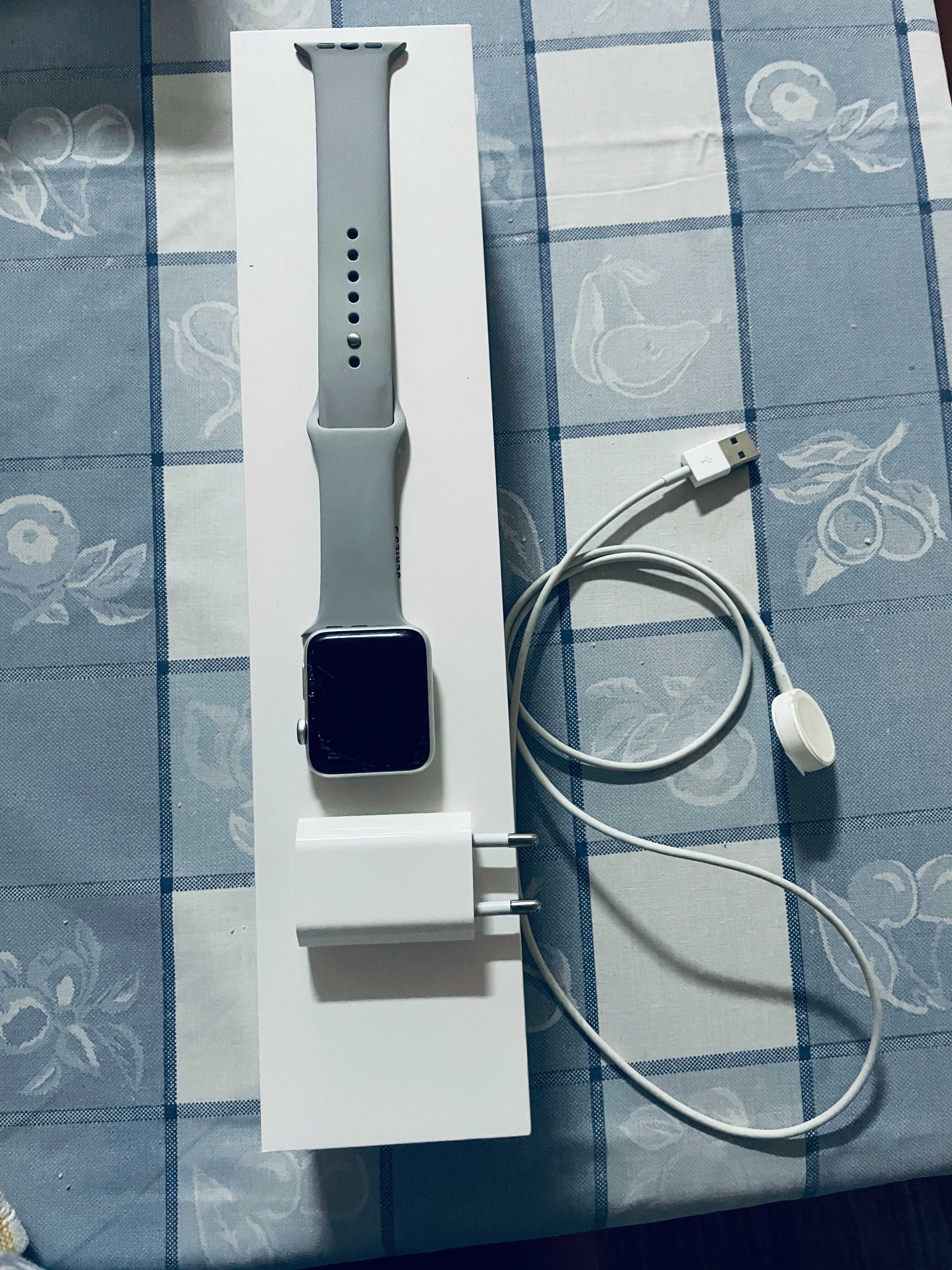 SmartWatch Apple série 3 42mm com vidro partido