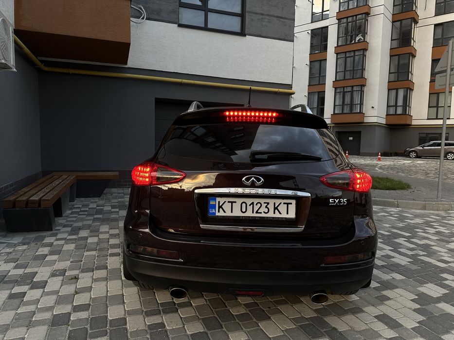 Infiniti ex35 2010