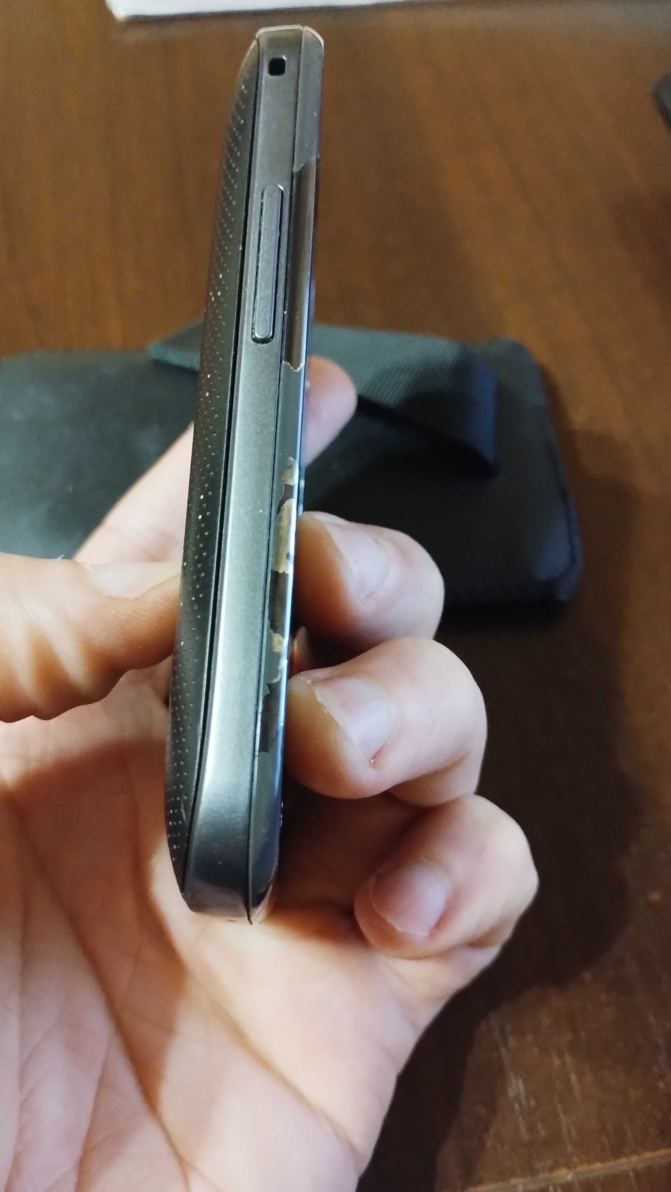 Телефон Samsung GT-s5660