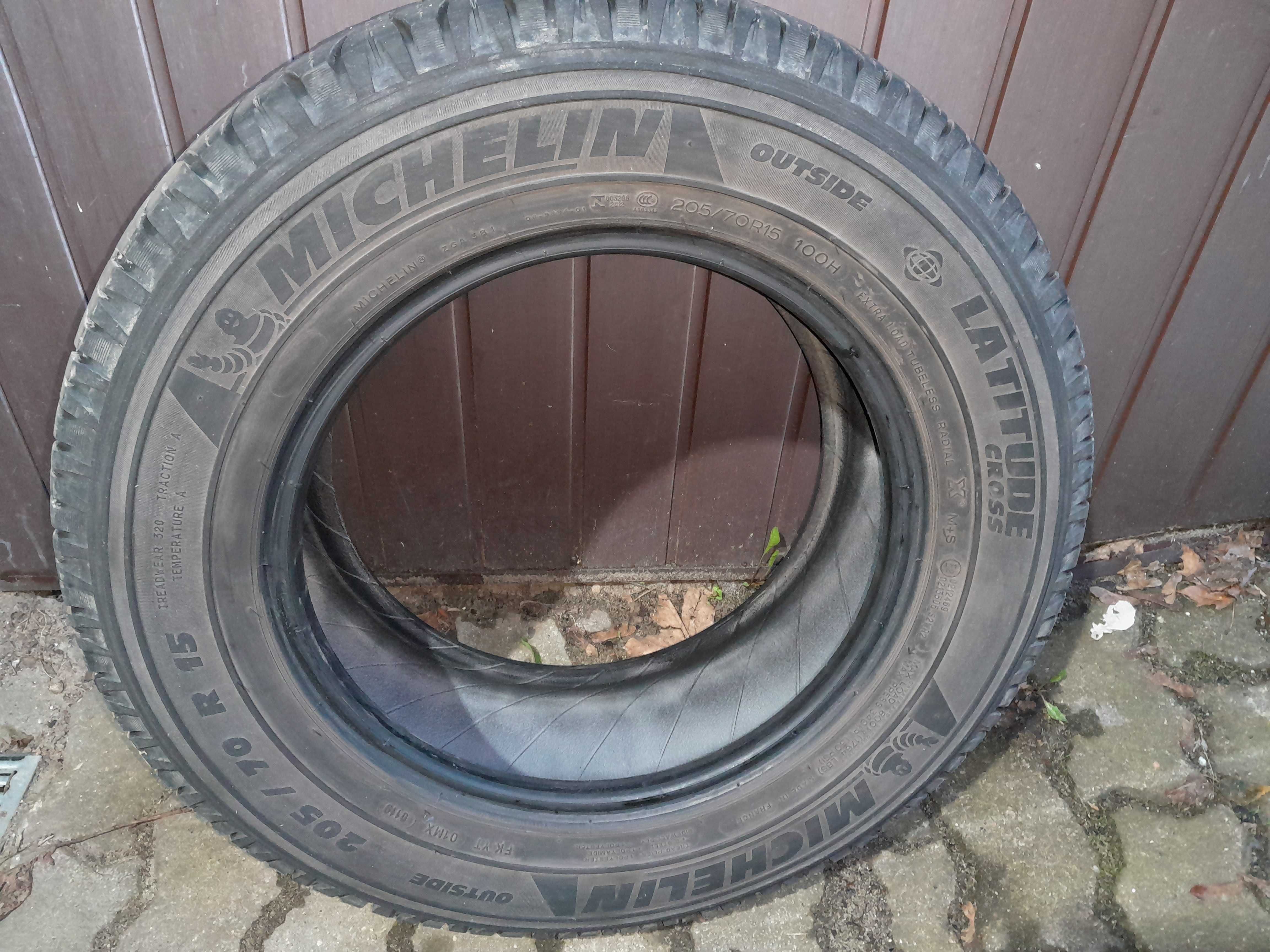 Opony Latitude 205/70/R15 cross xl Michelin 100H Transporter T4