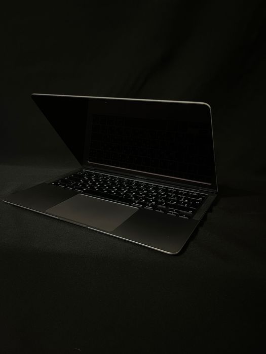 Ноутбук Apple MacBook Air з процесором M1, 8 ГБ
