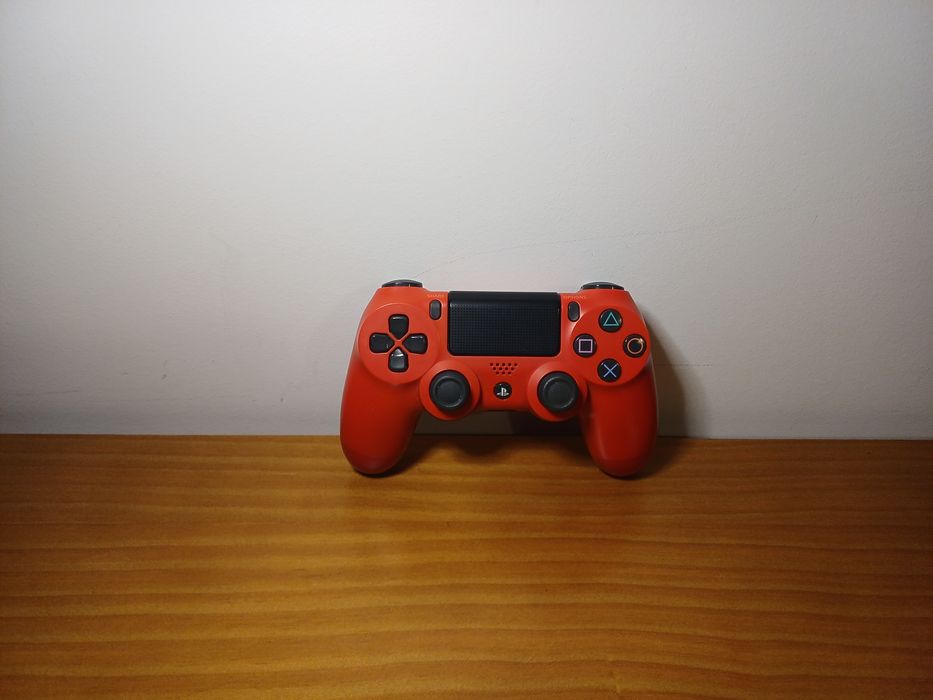 Comando PS4 DualShock 4 - Vermelho