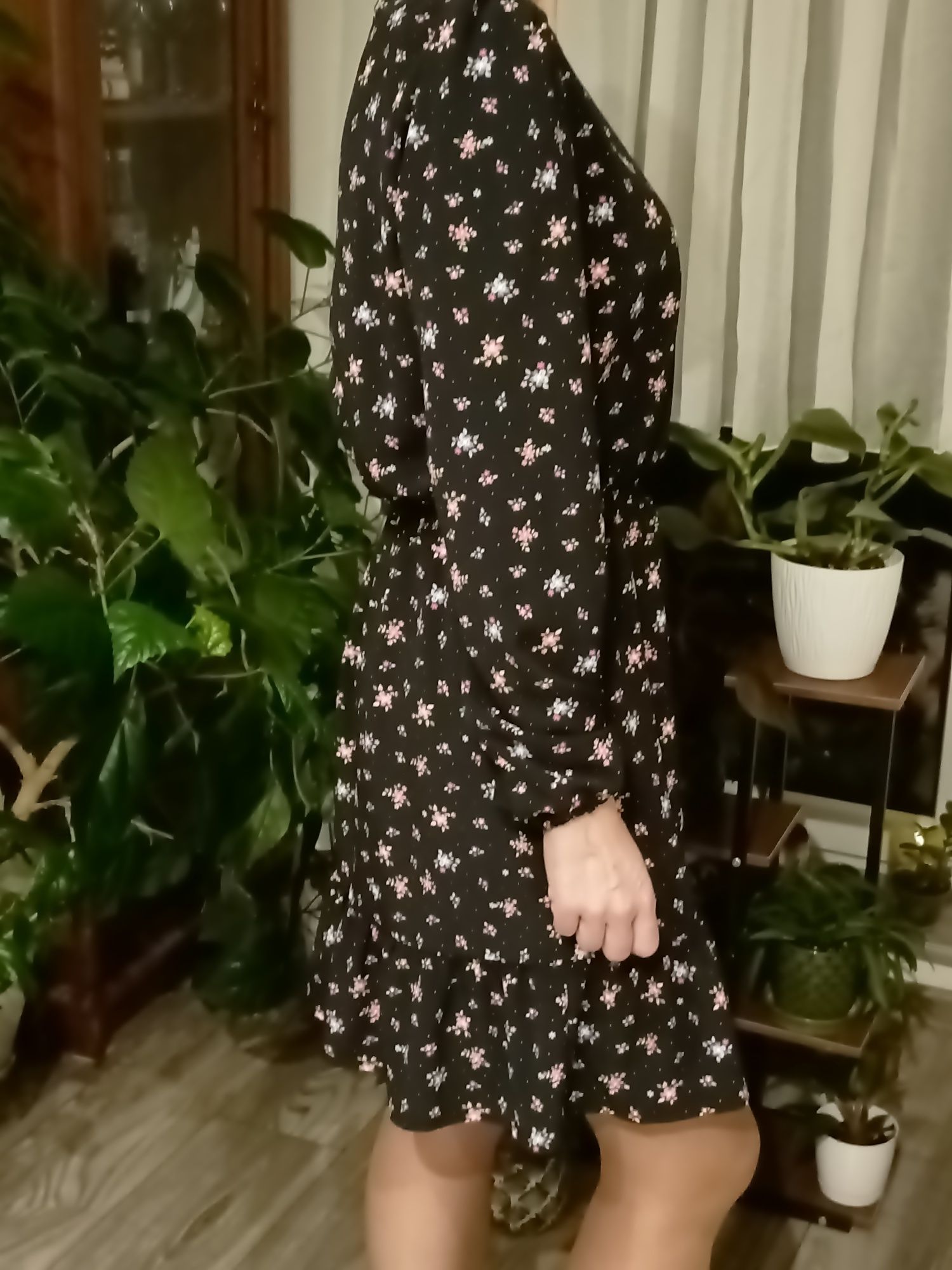 Sukienka w kwiaty Cropp
