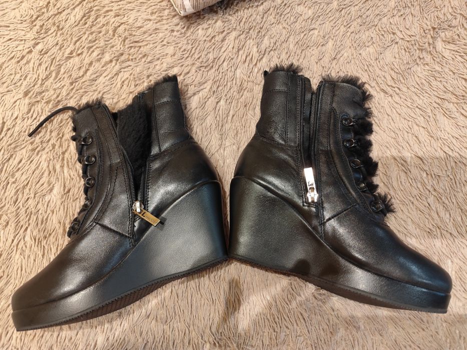 Жіночі зимні ботінки