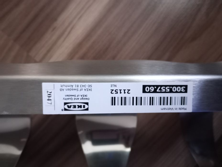 Wisząca półka na wina- 4 butelki