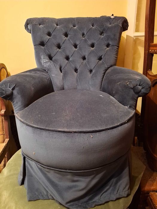 Cadeirão Clássico Bergère Veludo Azul Marinho Capitonê Vintage