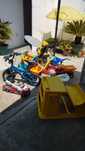 Triciclo, bicicleta e brinquedos