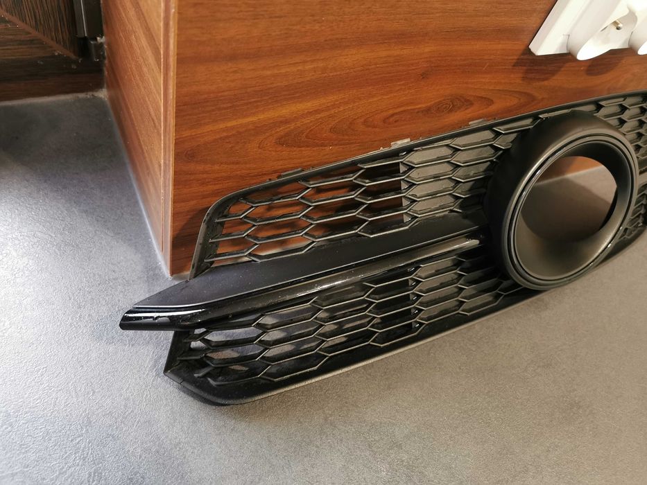 Kratka zderzaka Lewa audi a6 c7 2016 lift s-line Oryginalna Czarna