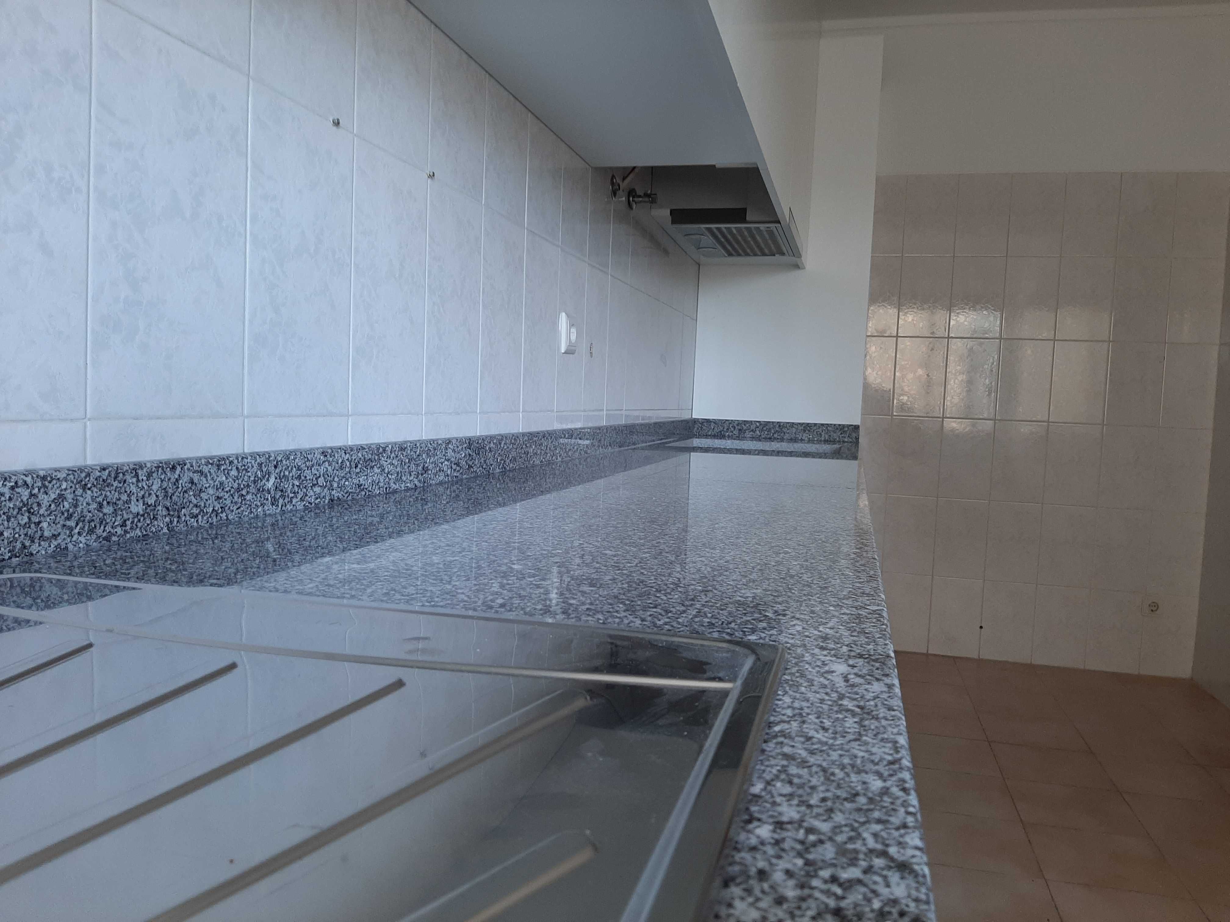 Arrendamento de apartamento t2 na rua Alexandre Herculano, Viseu