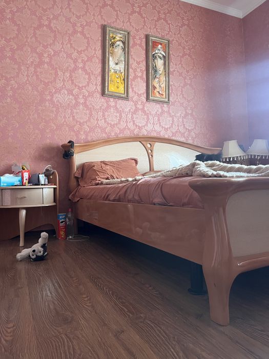 Спальний гарнітур. Спальня. Ліжко.