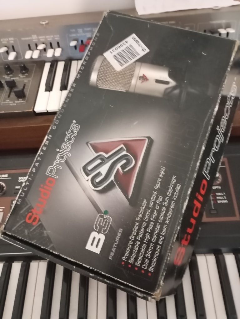 Guitarra e material de estudio