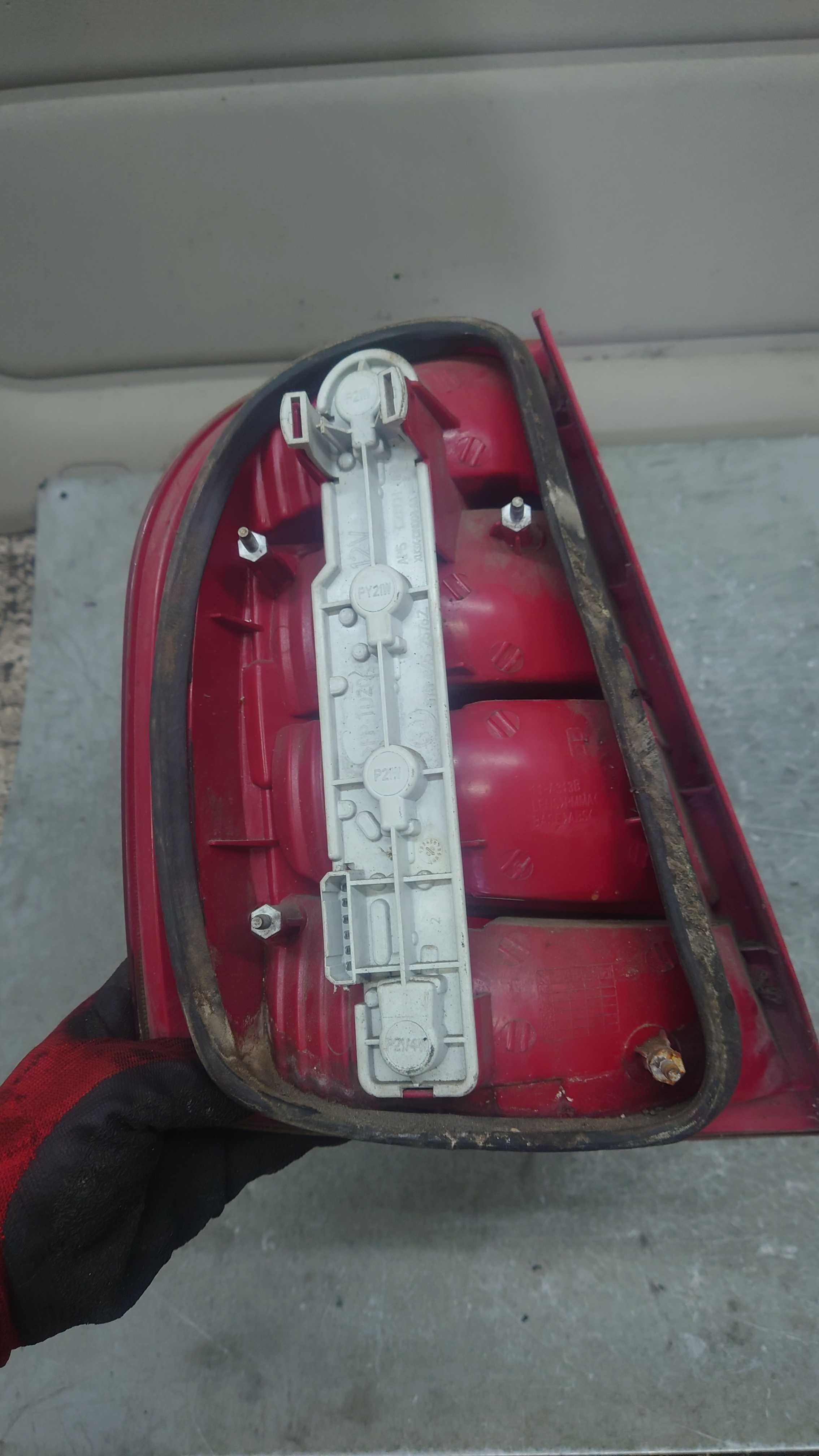 Skoda Fabia I 1 MK1 Hatchback Lampa Prawy Tył Prawa Tylna PT