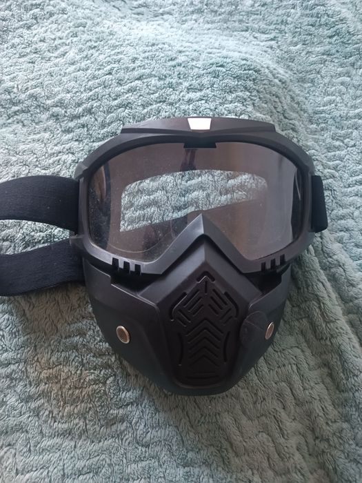 Máscara para capacete aberto