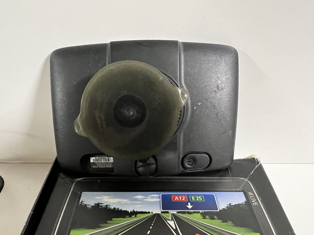 Навігатор Tomtom 825