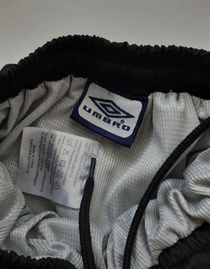 Czarne spodnie / dresy Umbro
