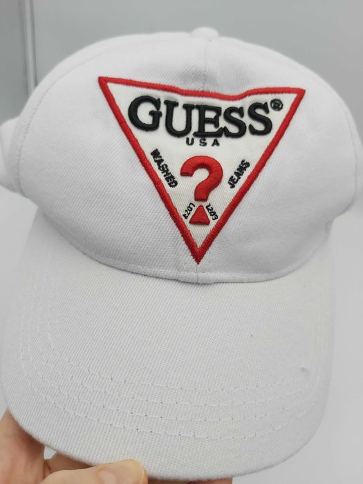 Nowa czapka GUESS biała czerwona logo
