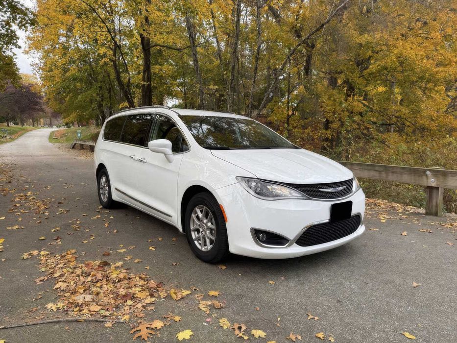 Chrysler Pacifica Touring L      2020