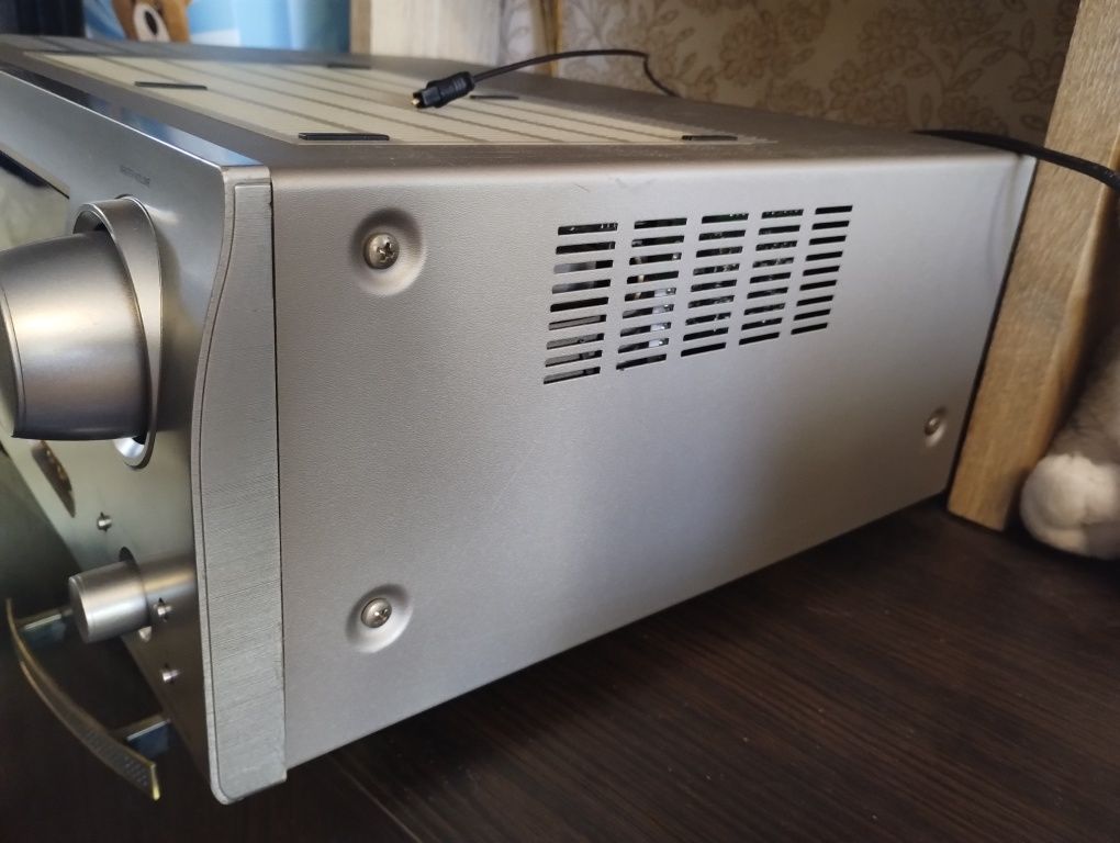 Denon AVR 1508 в дуже гарному стані. 7.1 по 110 Вт. Пульт