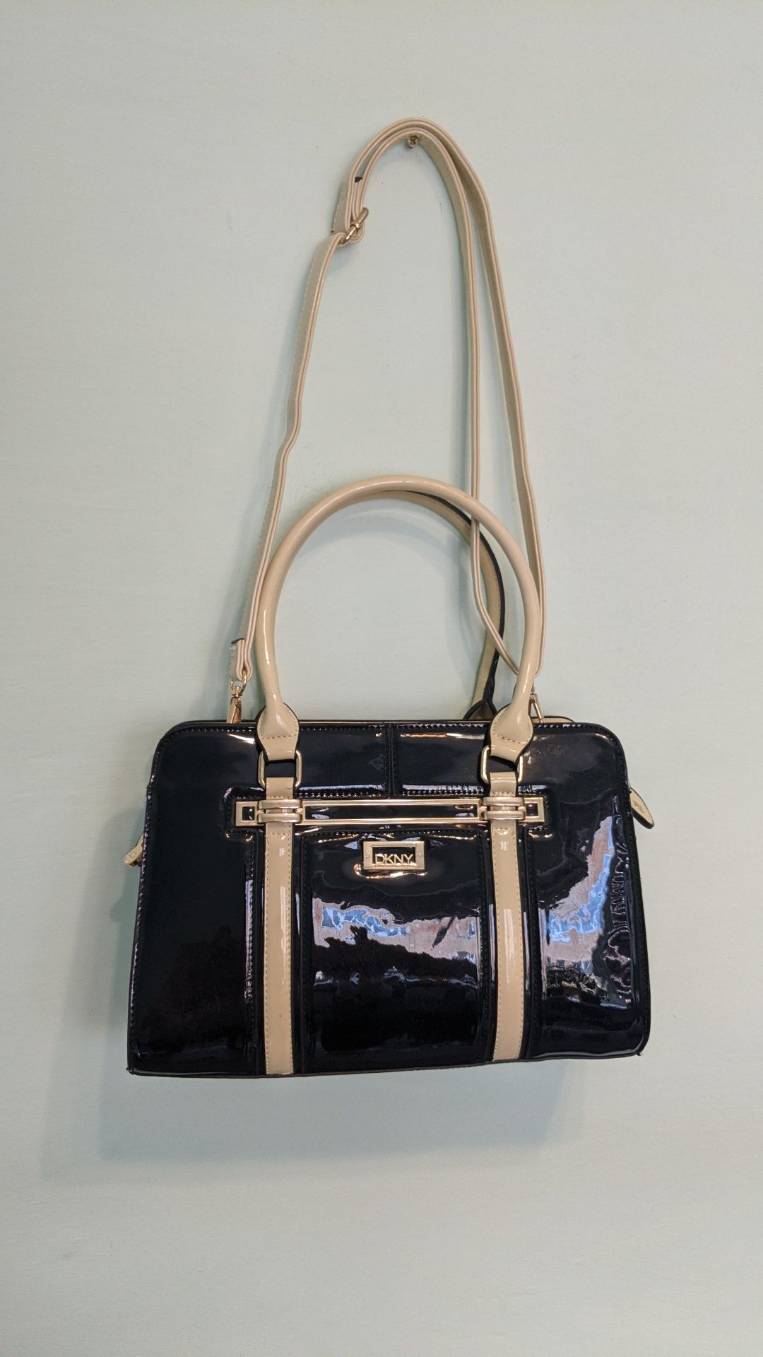 DKNY жіноча сумка , дуже стильна і вмістка