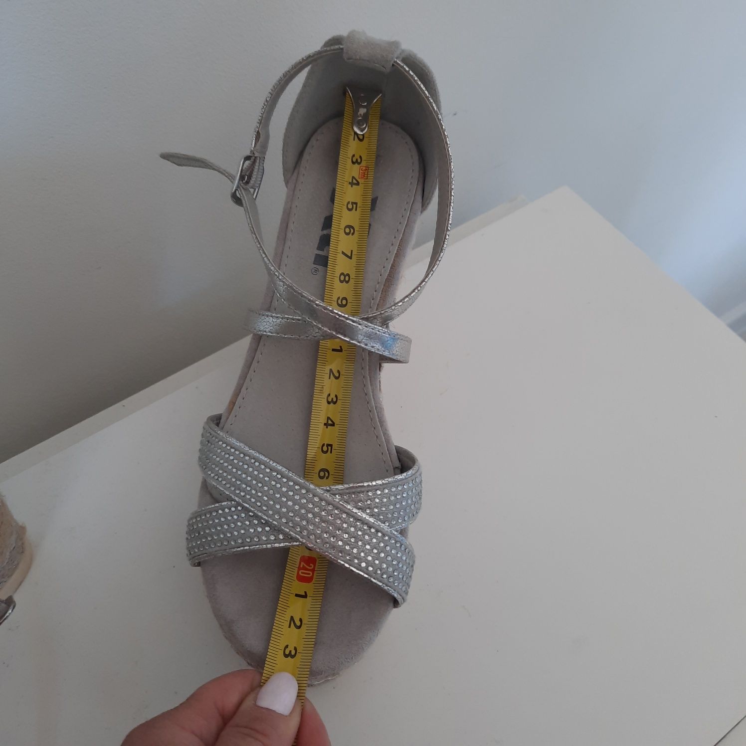 Srebrne sandały espadryle na koturnie XTI (roz.36)