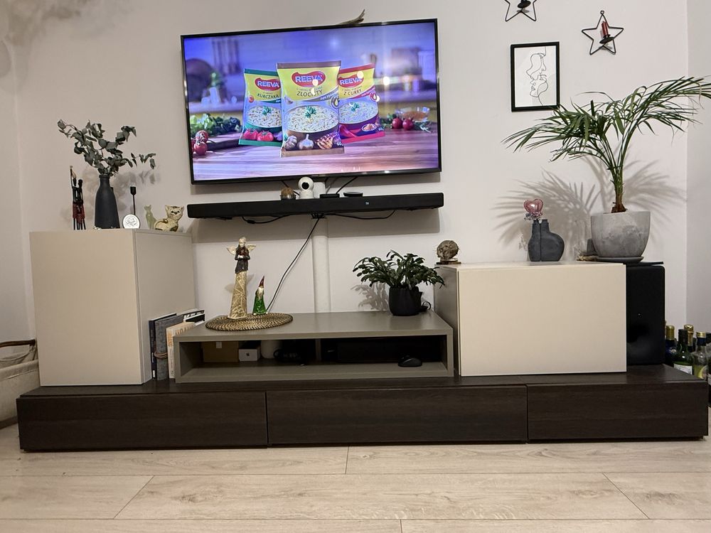Zestaw szafek firmy VOX - model HiFi