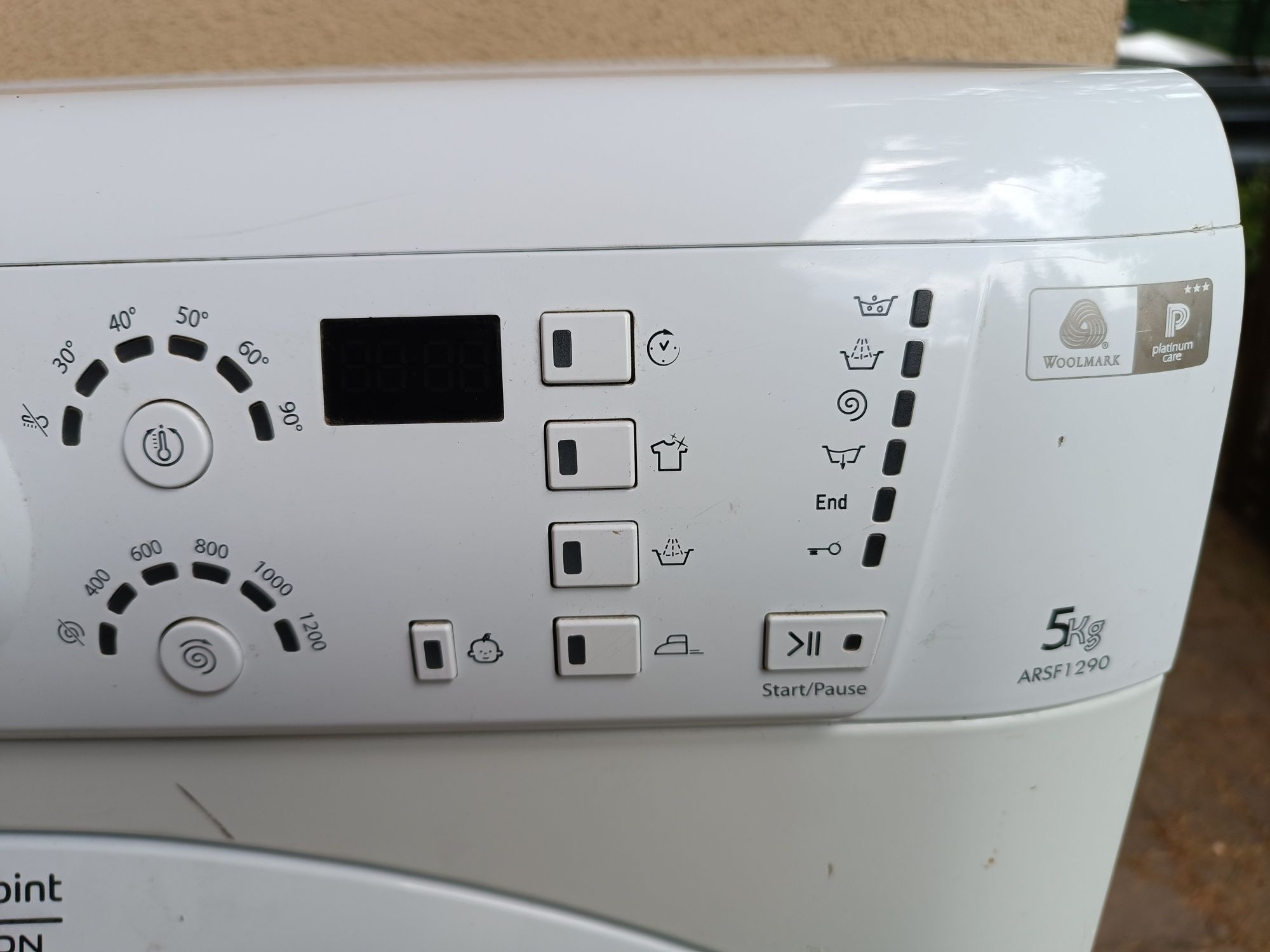 Pralka Hotpoint Ariston ARSF 1290 slim