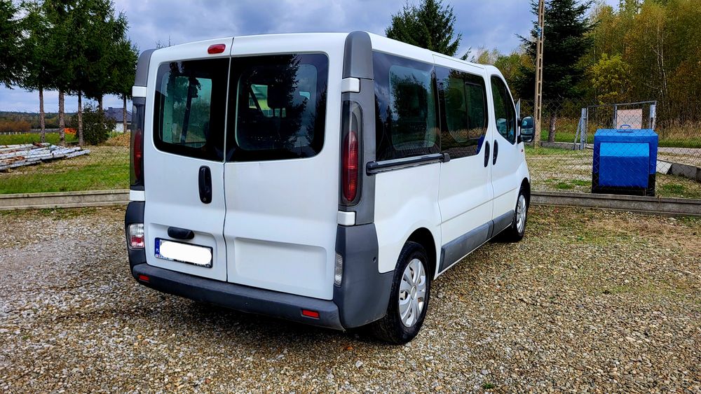 Opel Vivaro 1.9 diesel 9 osobowy.