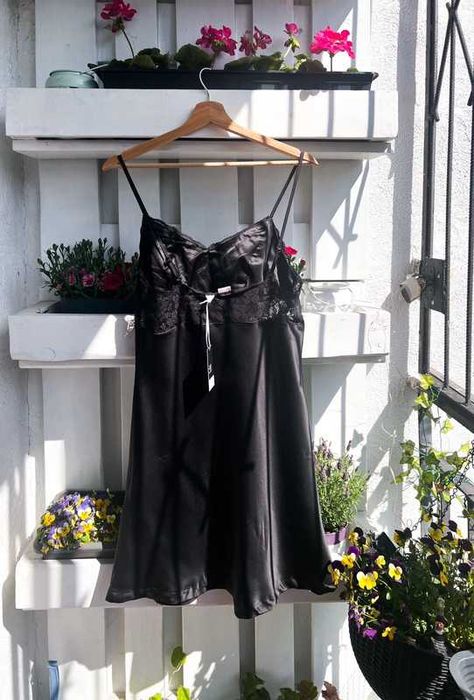 Nowa z metkami czarna satynowa koszula halka nocna z koronką S/M