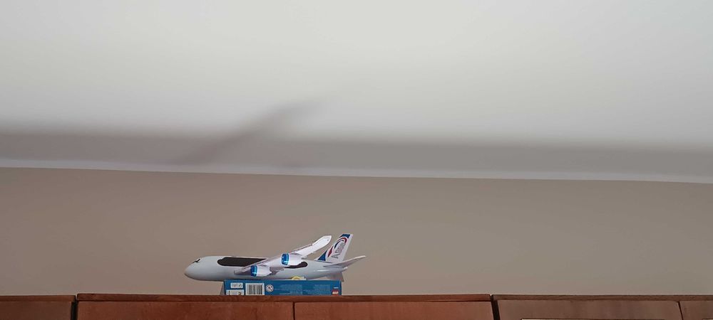 Nowy samolot zabawka