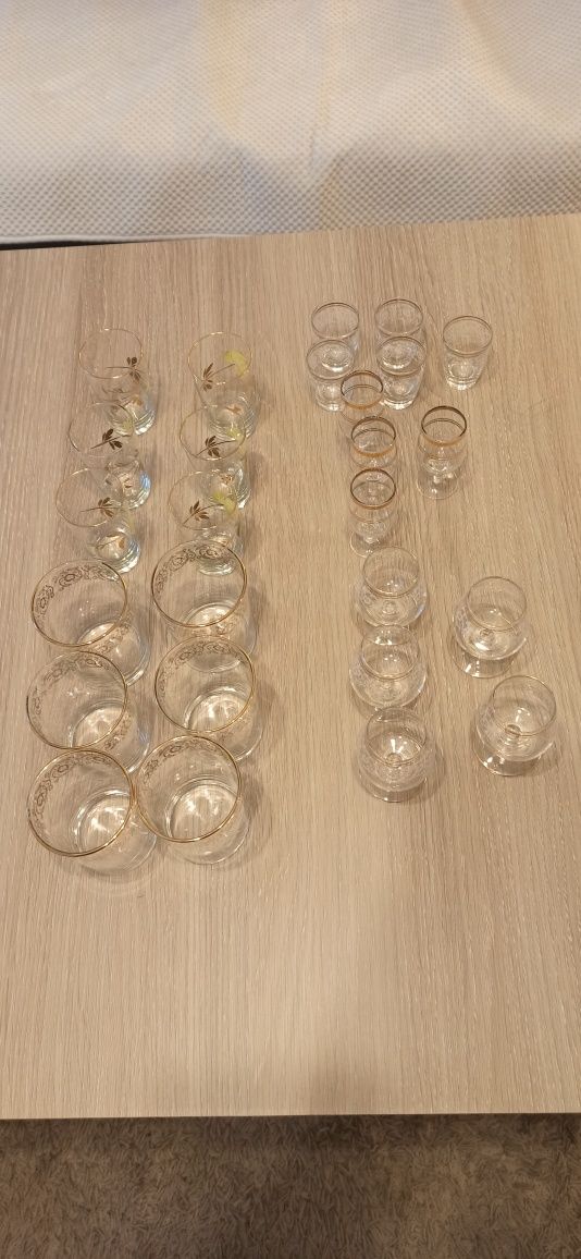 Kieliszki i szklanki z czasów PRL