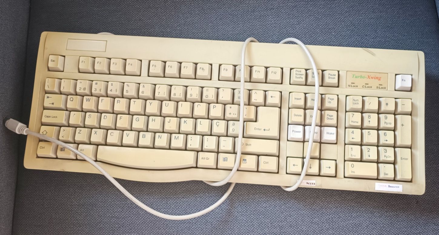 Teclado para computador - A FUNCIONAR