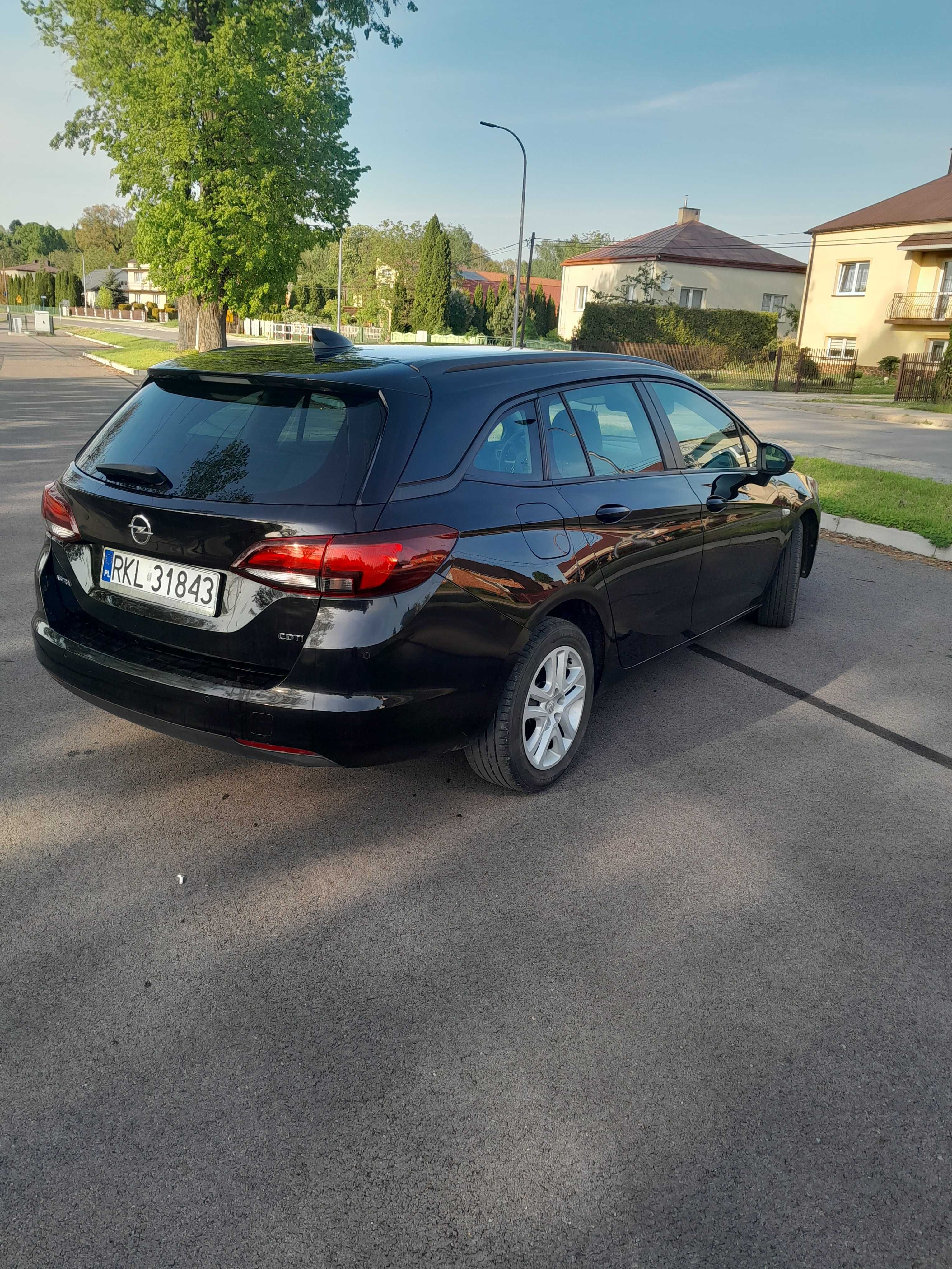 Opel astra 2017r