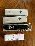 Оригінальний офіцерський швейцарський ніж бренду Victorinox
